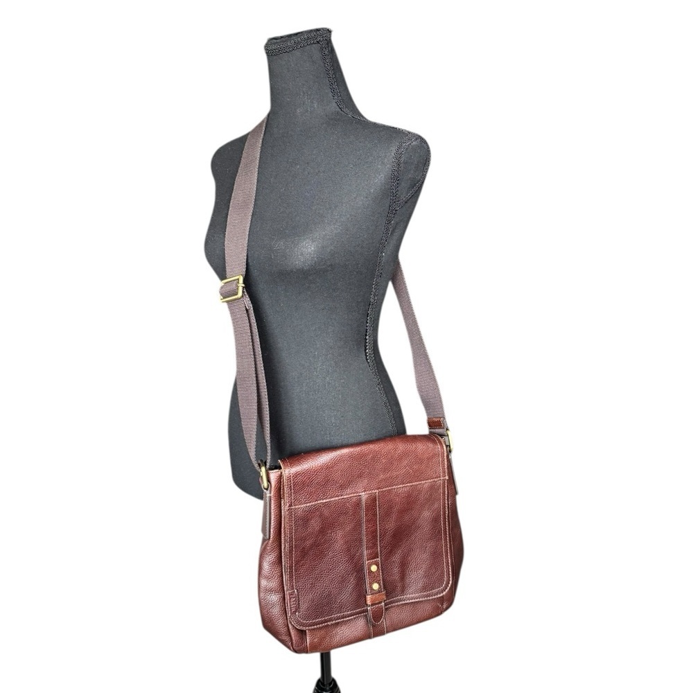 Fossil Brown Pebbled Leather Crossbody Bag Boho Vintage Classic Adjustable Strap